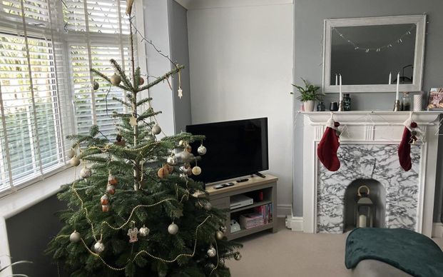 George V Avenue, Worthing, West Sussex - Photo 1