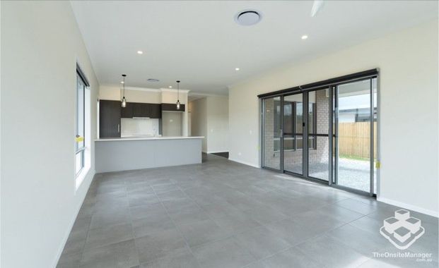 Brand New. 4 Bedder Family Hose unbeatable LOW Price $615 pw - Photo 1