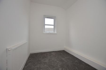 3 Bedroom Terraced House - Photo 5