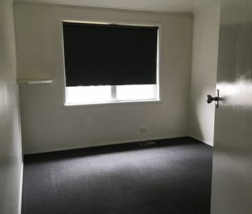 Neat 3 Bedroom Home - Photo 3