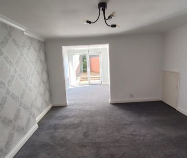 3 bedroom detached house to rent - Photo 4