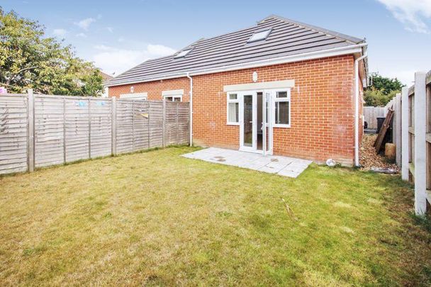 3 bedroom semi-detached house to rent - Photo 1