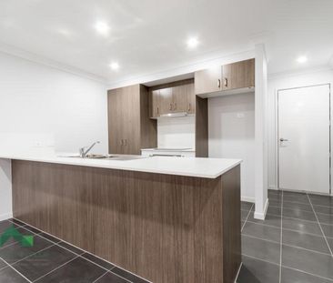Be the next tenant to live in this great size townhouse! - Photo 5