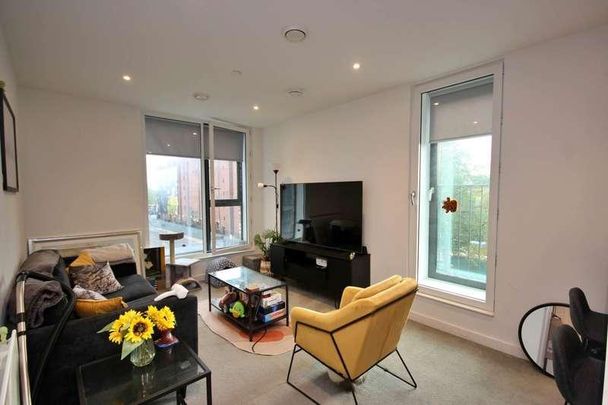 Old Trafford, M17 - Photo 1