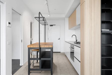 Modern Scandinavian-Style One-Bedroom + Study Apartment Moments from the CBD - Photo 5