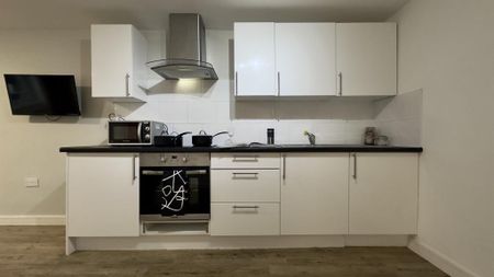 1 bedroom in a house share to rent - Photo 5