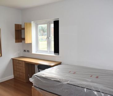 5 bedroom townhouse to rent - Photo 4