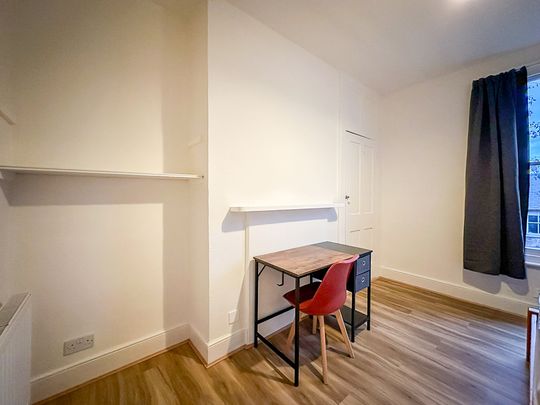 Room 7, Bateman Street, Cambridge - Photo 1