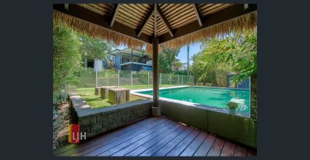 HIDDEN GETAWAY, GORGEOUS 4 BEDROOM HOME WITH POOL ! - Photo 5