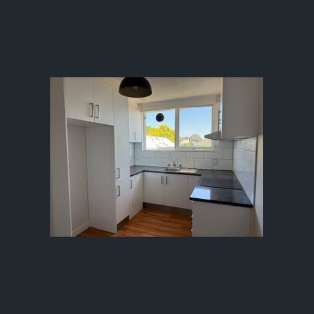 Highly sought-after location - Photo 3