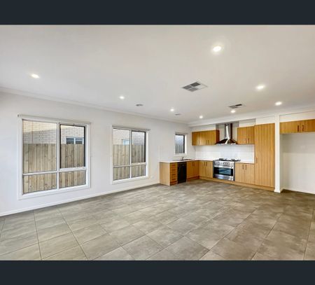 26 Muckleford Street, Eynesbury, Vic 3338 - Photo 2