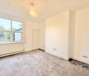 3 bed House South Avenue, SS2 - Photo 4