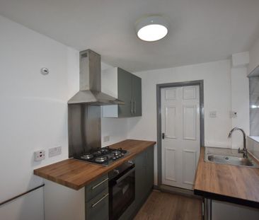 3 bedroom terraced house to rent - Photo 6