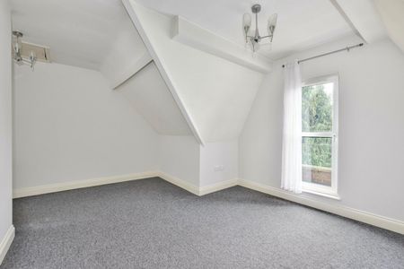 London Road, High Wycombe, Buckinghamshire,HP11 - Photo 4