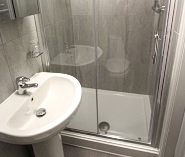 Apt 5, Clarendon House - Photo 4