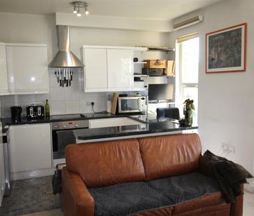 London Road, High Wycombe - Photo 5