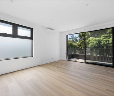 Modern 2-Bedroom Apartment with Balcony & Timber Floors - Photo 2