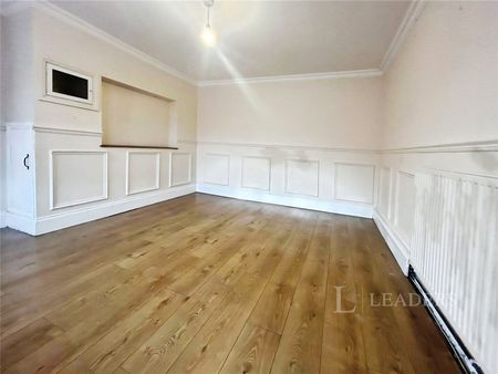 3 bedroom house to rent The Knares, Basildon, Essex, SS16 - Photo 4