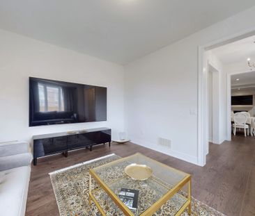 For Lease - 167 FREDERICK PEARSON Street, East Gwillimbury, Ontario - Photo 2