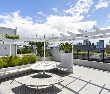Modern Industrial Style Home In South Yarra Central - Photo 2