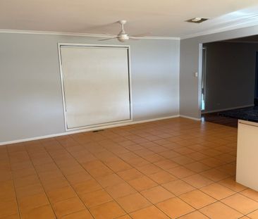 11 Hurd Street, Ashmont, NSW 2650 - Photo 5