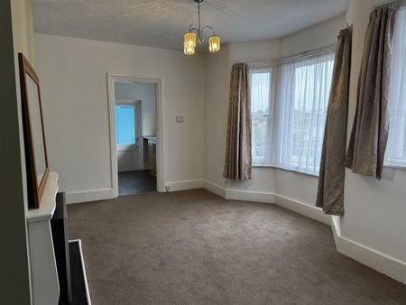 Lymington Avenue Leigh-On-Sea - Photo 4