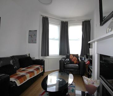 37 Lisburn Avenue, Belfast BT9 7FX - Photo 1