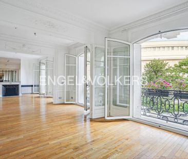 Location Appartement 6 pièces 204m² PARIS 16 75116 - Photo 1