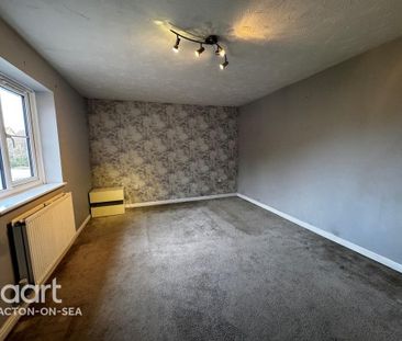 3 bedroom semi-detached house to rent - Photo 3