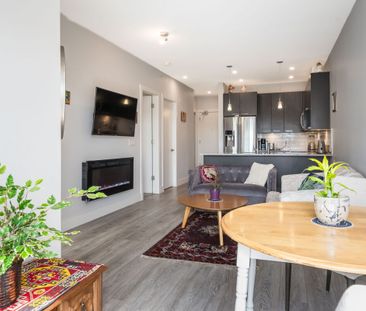 Stylish Condo - Photo 2