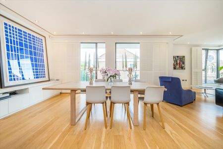 Wycombe Square, Kensington, W8, London - Photo 2