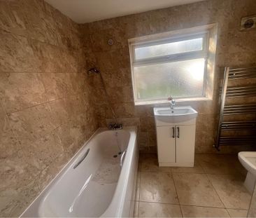 3 bedroom terraced house to rent - Photo 2