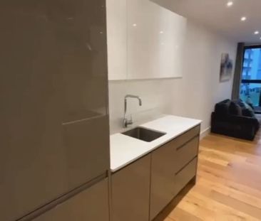 1 Bed Flat, Umberston Street, E1 - Photo 3