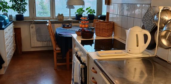 Bredkilsbacken, Solna - Photo 2