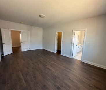 For Lease - 6 La Reine Avenue, Richmond Hill, Ontario - Photo 3