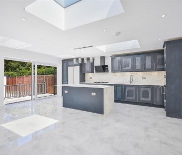 5 bedroom detached bungalow to rent - Photo 4