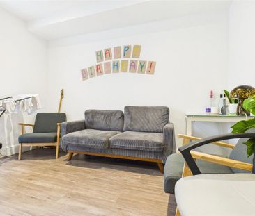 4 bedroom terraced house to rent - Photo 1