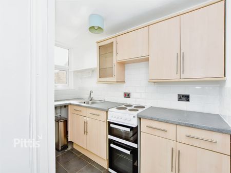 2 bedroom flat to rent - Photo 2