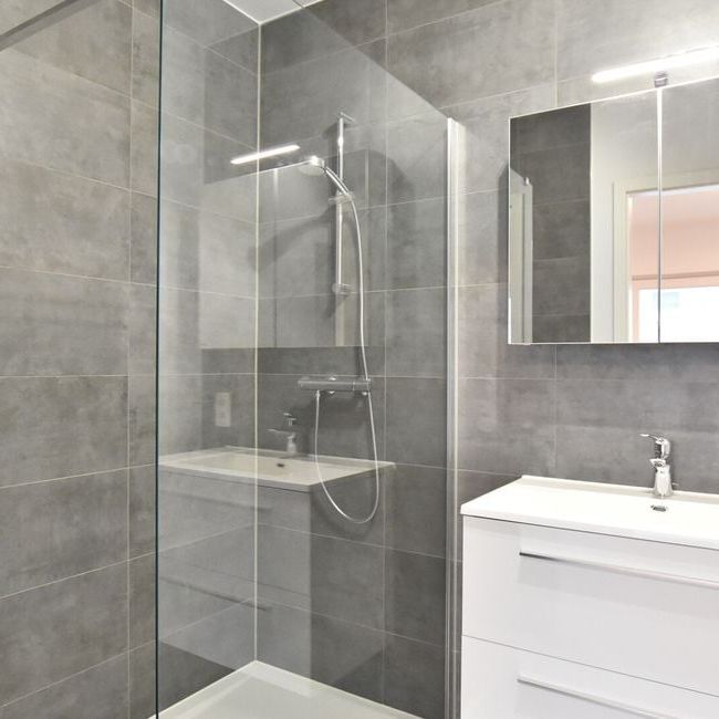 Appartement te huur in Nivelles voor € 860 met 1 slaapkamer - Photo 1