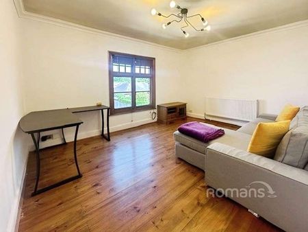 Ray Park Road, Maidenhead, Berkshire, SL6 - Photo 3