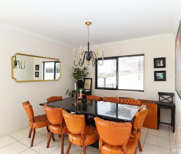 Stunning Waterfront Family Home for Rent - with option to be furnished - Photo 3