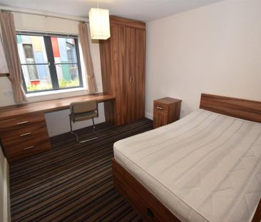 6 bedroom flat to rent - Photo 3