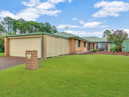 21 Pinon Close, Elanora QLD - Photo 3