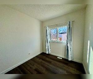 4 Bed 2.5 Bath Dbl Garage Upper Beacon Heights Edmonton - Photo 3