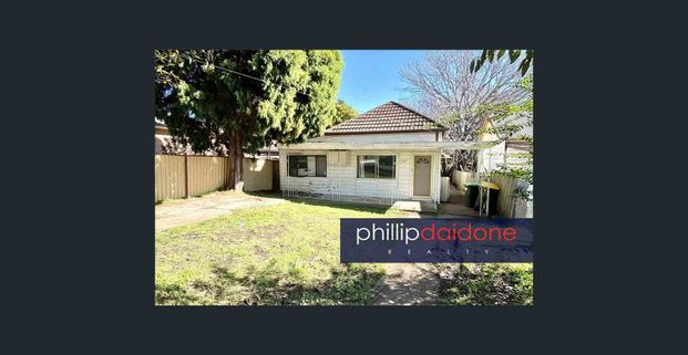 NEAT 4 BEDROOM HOUSE...... - Photo 1