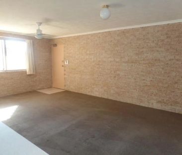 “SPACIOUS TWO BED UNIT IN QUIET BLOCK AND CONVENIENT LOCATION” - Photo 6