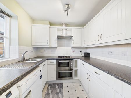 Pinewood Drive, Cheltenham, Gloucestershire, GL51 - Photo 4