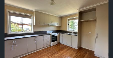 Live in Style in this Spacious and Modern Home - Photo 4