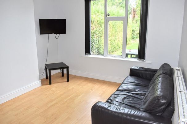 4 bedroom semi-detached house to rent - Photo 1