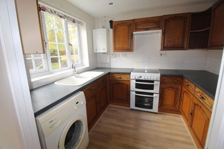 2 bedroom semi-detached house to rent - Photo 5